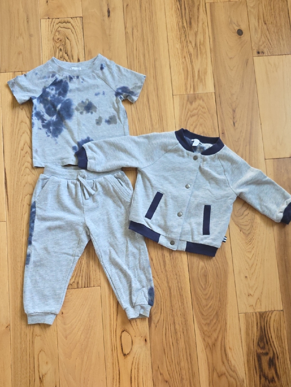 Splendid 3-Piece Set - Tee, Joggers, Bomber Jacket